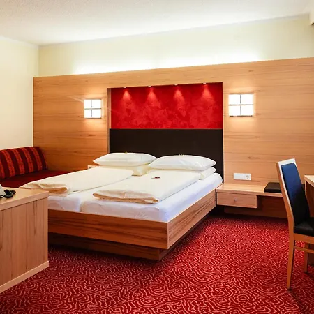 Sonnenheim - Garni Hotell Bad Kleinkirchheim