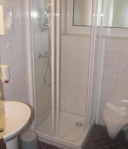 Sonnenheim Und Garni Готель